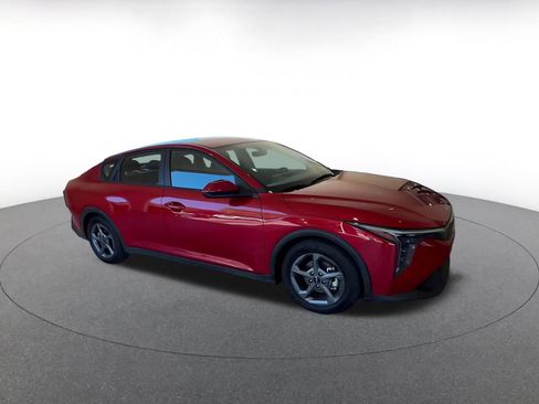 Used 2025 Kia K4 LXS FWD image 2