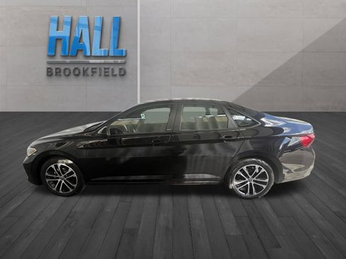 Certified 2024 Volkswagen Jetta Sport image 3