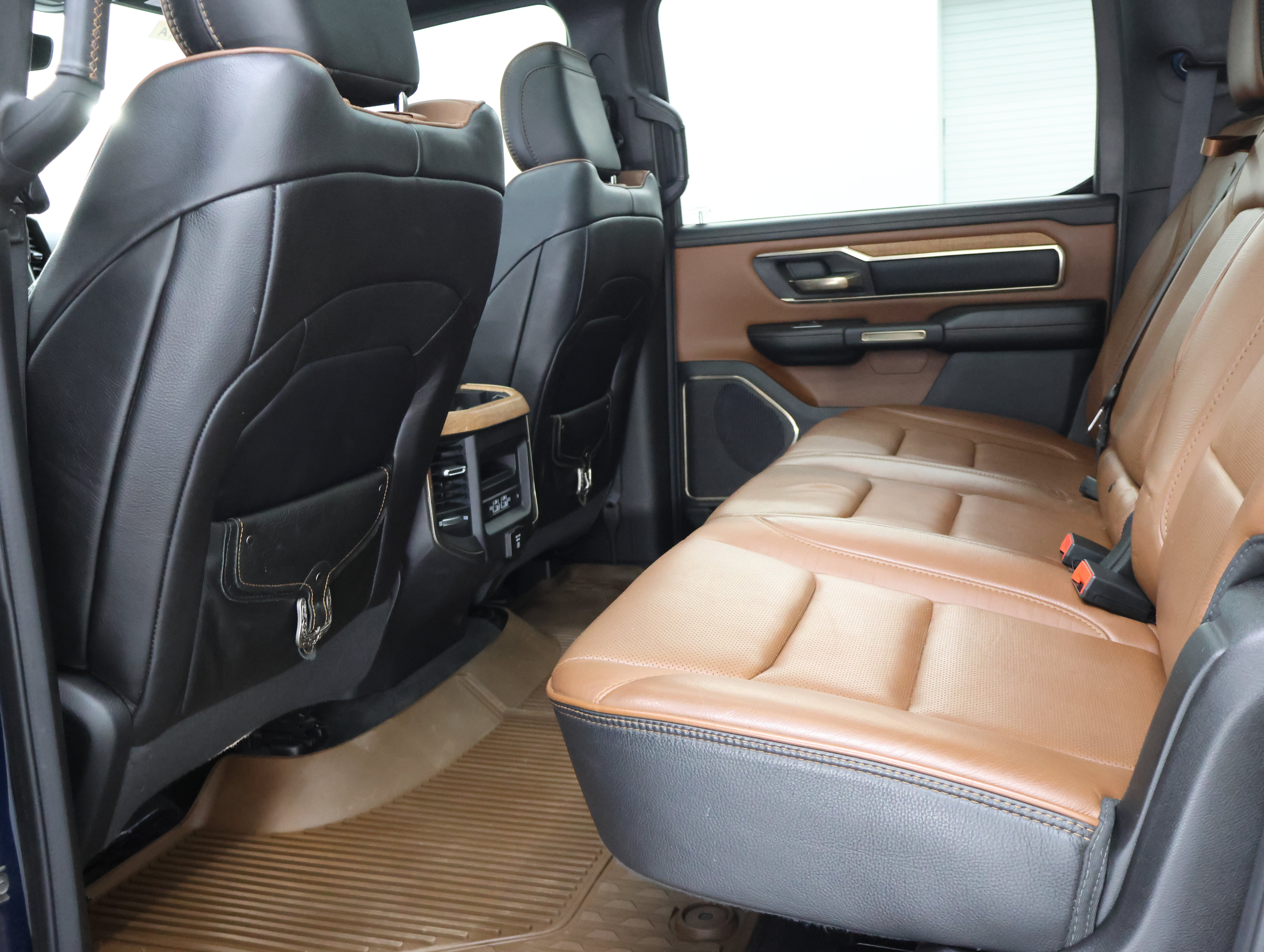 Used 2022 RAM 1500 Limited AWD/4WD image 9