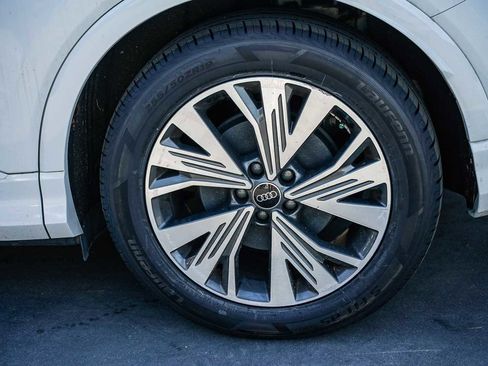 Used 2024 Audi Q4 e-tron Premium Plus image 10