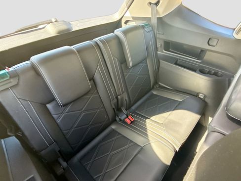 Used 2024 Volkswagen Atlas SE image 28