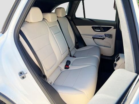 Used 2026 Mercedes-Benz GLC 300 4MATIC image 29
