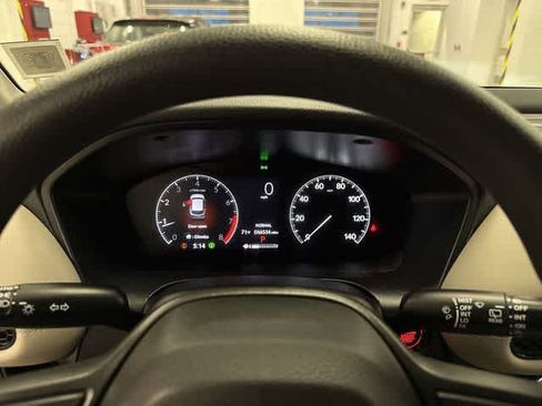 Certified 2023 Honda HR-V LX image 31