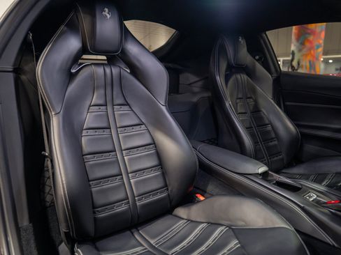 Used 2018 Ferrari 812 Superfast RWD image 34