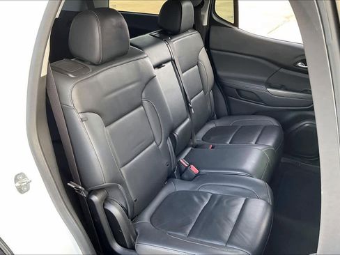 Certified 2023 GMC Acadia SLT image 19