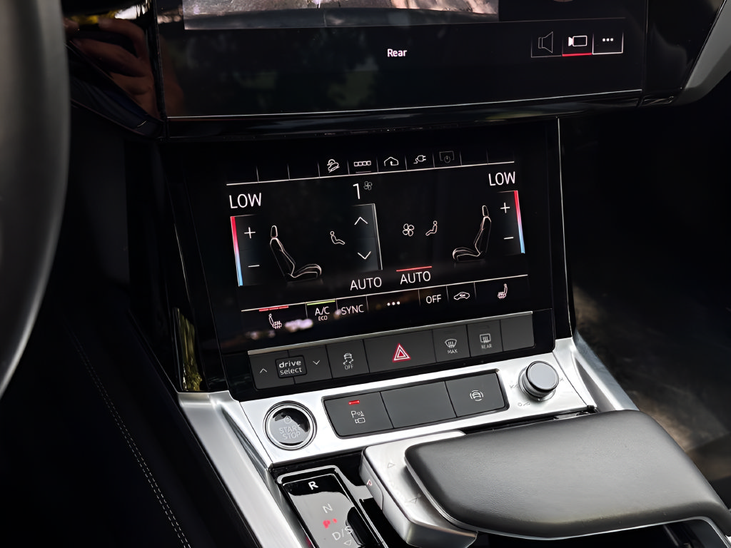 Used 2024 Audi Q8 e-tron Premium AWD/4WD image 8