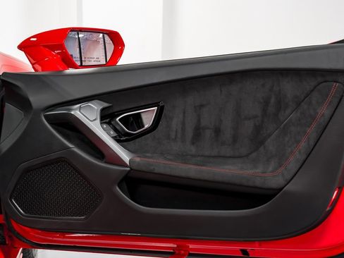 Used 2019 Lamborghini Huracan LP 580-2 image 35