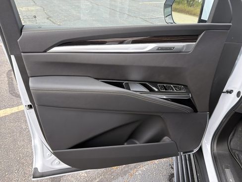 New 2026 Cadillac Escalade Luxury image 10