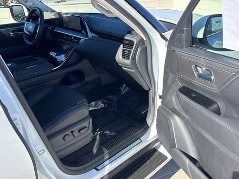 New 2026 INFINITI QX80 Pure w/ Cargo Package image 8