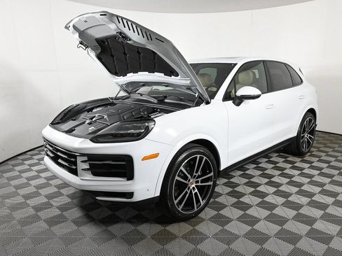 Certified 2026 Porsche Cayenne AWD/4WD image 35