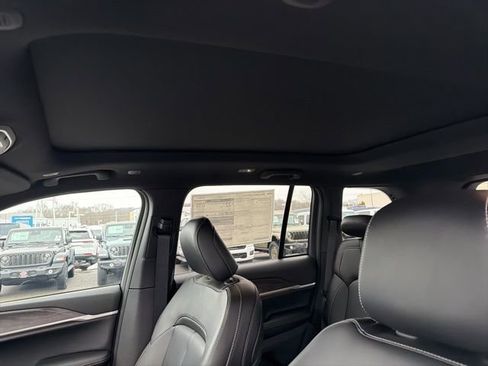 New 2025 Jeep Grand Cherokee Limited image 19