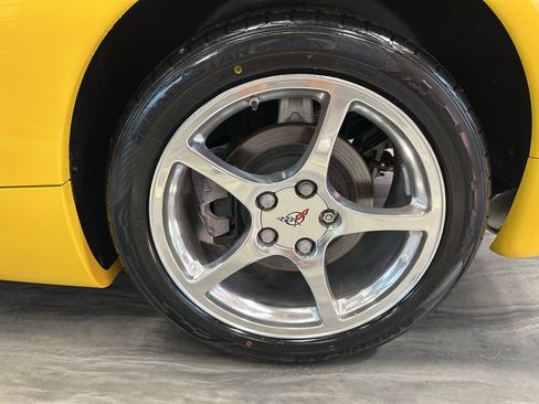 Used 2002 Chevrolet Corvette Convertible w/ Preferred Equipment Group2 image 15