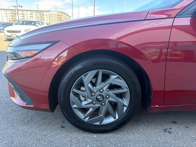 Used 2024 Hyundai Elantra SEL FWD image 4