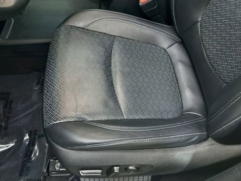 Used 2023 Toyota Sienna XSE AWD/4WD image 19