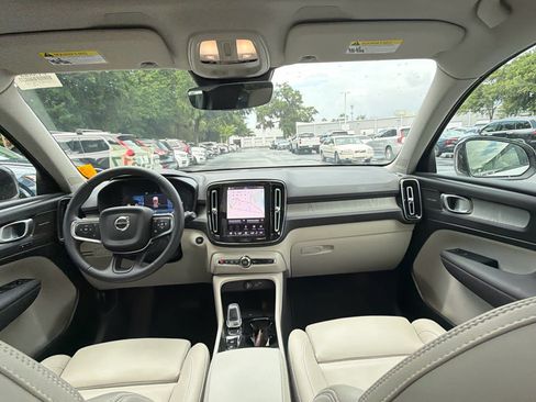Certified 2025 Volvo XC40 B5 Ultra AWD/4WD image 21