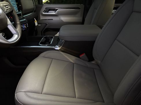 New 2026 GMC Sierra 2500 SLT w/ SLT Premium Package image 22