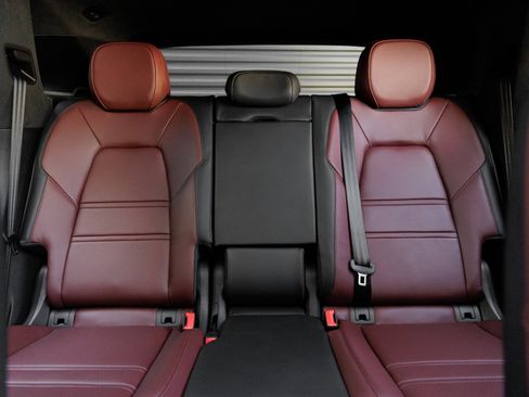 New 2026 Porsche Cayenne Turbo image 36