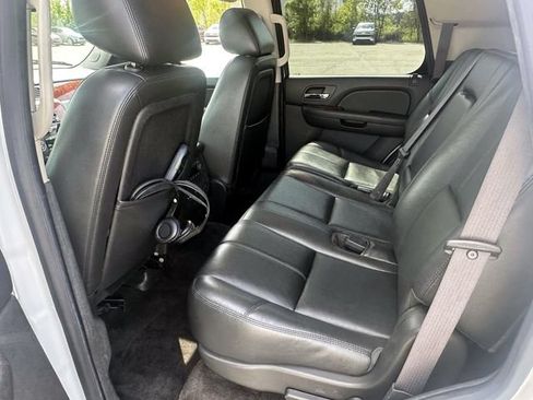 Used 2013 Chevrolet Tahoe LT w/ Luxury Package AWD/4WD image 12