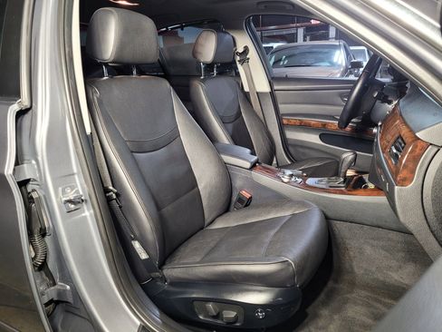 Used 2011 BMW 335i xDrive Sedan image 19