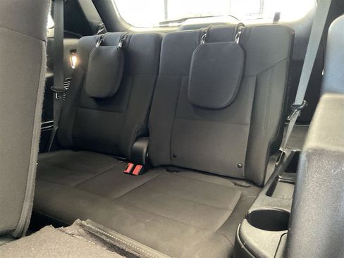 Used 2020 Ford Explorer XLT image 12