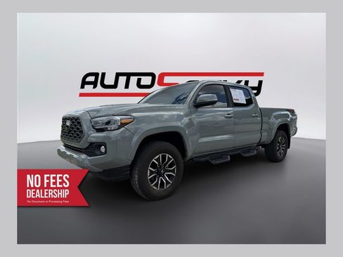 Used 2023 Toyota Tacoma TRD Sport w/ Black Out Package (TMS) AWD/4WD image 1