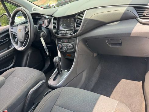 Used 2018 Chevrolet Trax LS AWD/4WD image 14