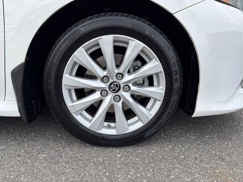 Used 2018 Toyota Camry LE image 9