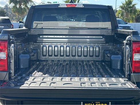 New 2025 Ford Maverick XL image 18