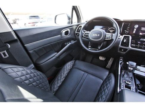 Used 2023 Kia Sorento SX AWD/4WD image 12