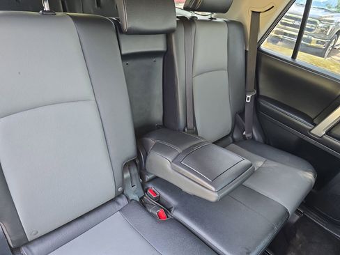 Used 2016 Toyota 4Runner SR5 Premium AWD/4WD image 11