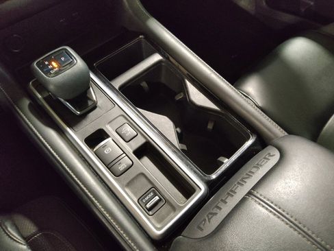 Used 2022 Nissan Pathfinder SL FWD image 26
