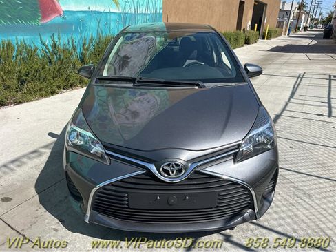 Used 2017 Toyota Yaris LE image 2