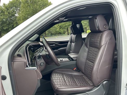 Used 2023 Cadillac Escalade ESV Sport Platinum image 42