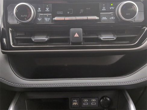 Certified 2023 Toyota Highlander LE image 20