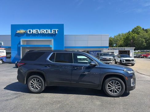 Used 2023 Chevrolet Traverse LT AWD/4WD image 2