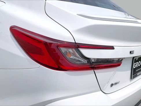 Used 2025 Toyota Camry SE FWD image 27