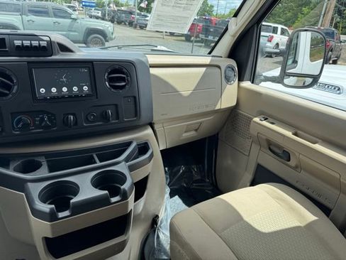 Used 2014 Ford E-350 and Econoline 350 XLT RWD image 20