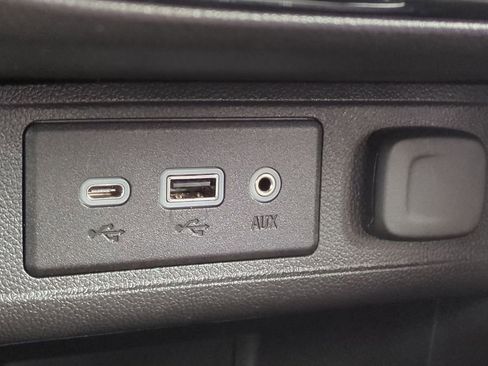 Used 2021 Buick Encore GX Select image 32