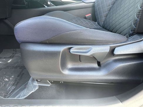 Used 2022 Toyota C-HR XLE FWD image 15