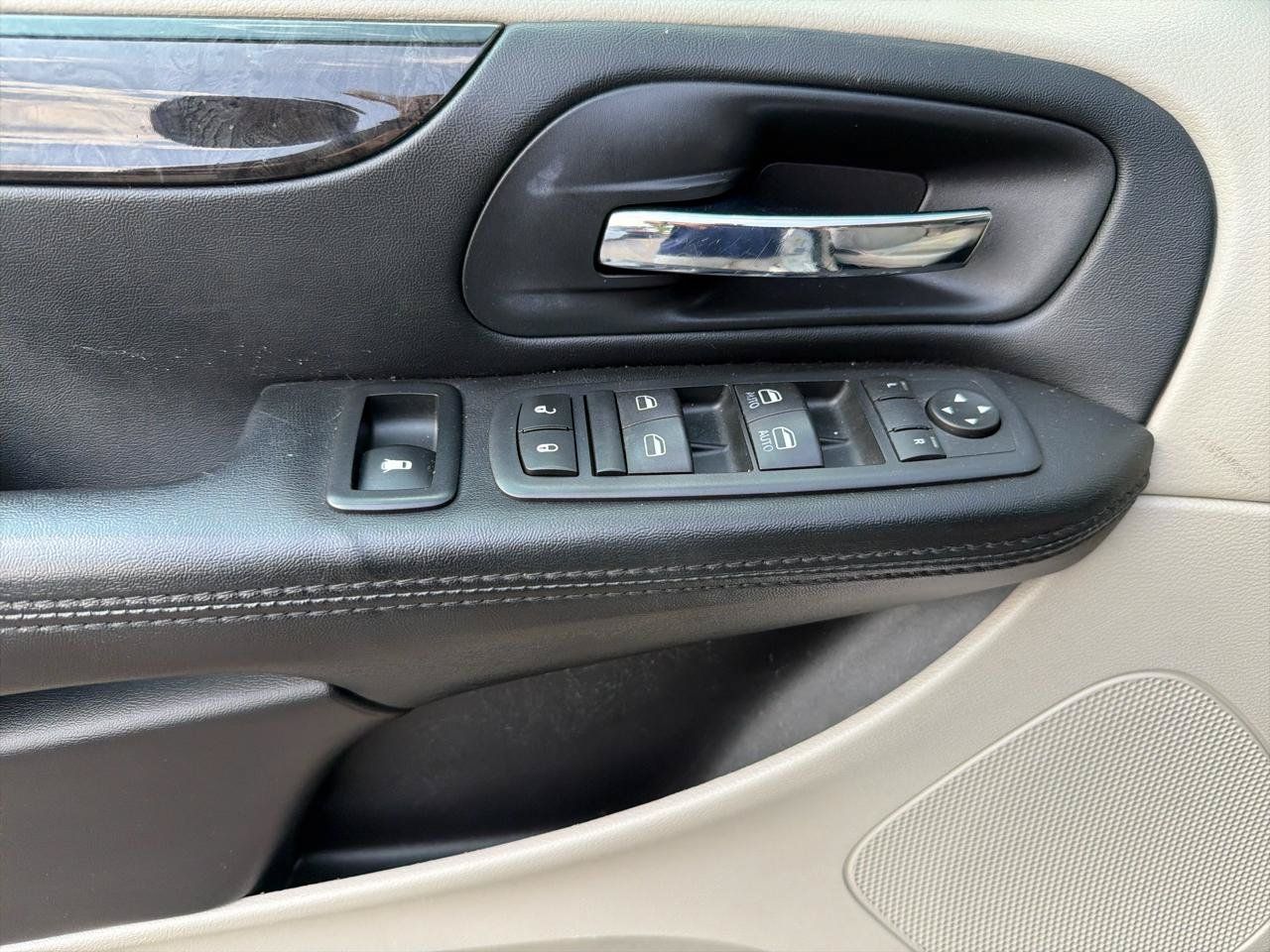 Used 2017 Dodge Grand Caravan SE w/ Power Window Group FWD image 27