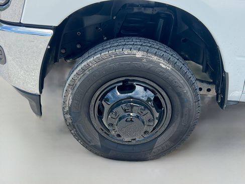 Used 2024 RAM 3500 Big Horn AWD/4WD image 13
