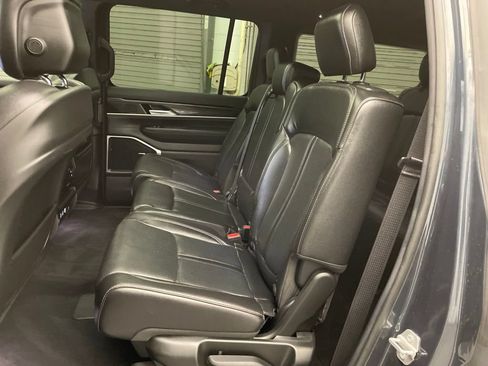 Certified 2022 Jeep Wagoneer Series I w/ Premium Group I AWD/4WD image 22