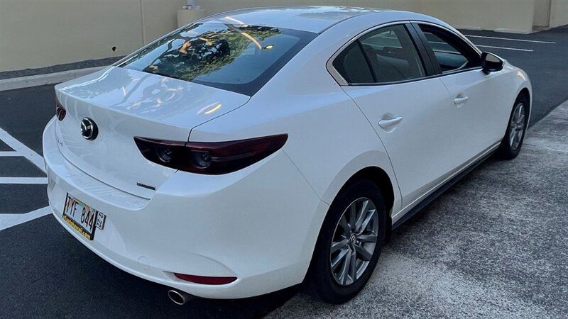 Used 2020 MAZDA MAZDA3 Sedan FWD image 5