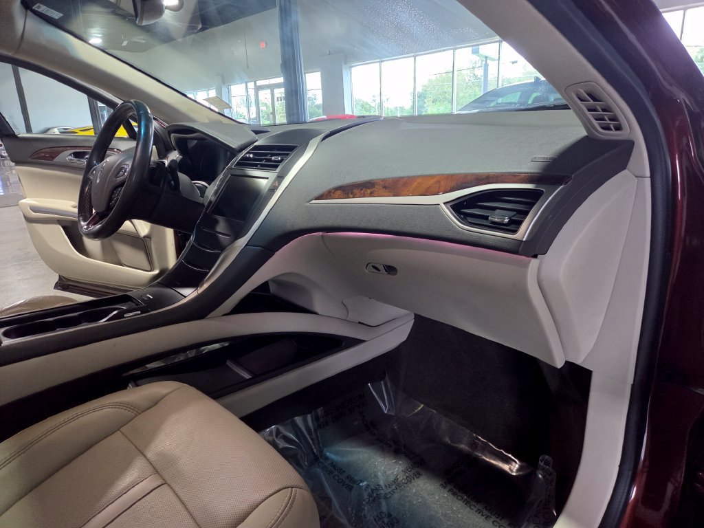 Used 2016 Lincoln MKZ w/ Equipment Group 300A Reserve FWD image 15