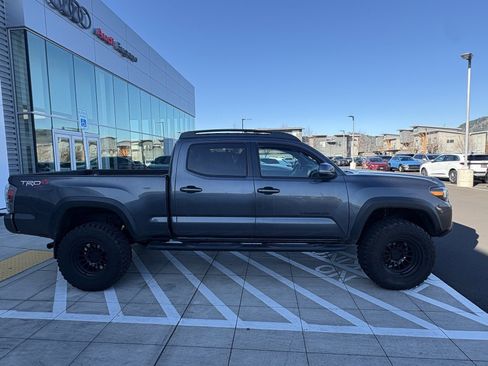 Used 2021 Toyota Tacoma TRD Off-Road w/ TRD Premium Off Road Package image 7