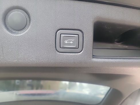 Used 2021 Chevrolet Equinox Premier image 14