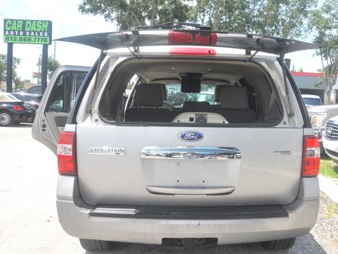 Used 2008 Ford Expedition XLT image 16