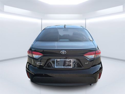 Used 2024 Toyota Corolla LE image 4