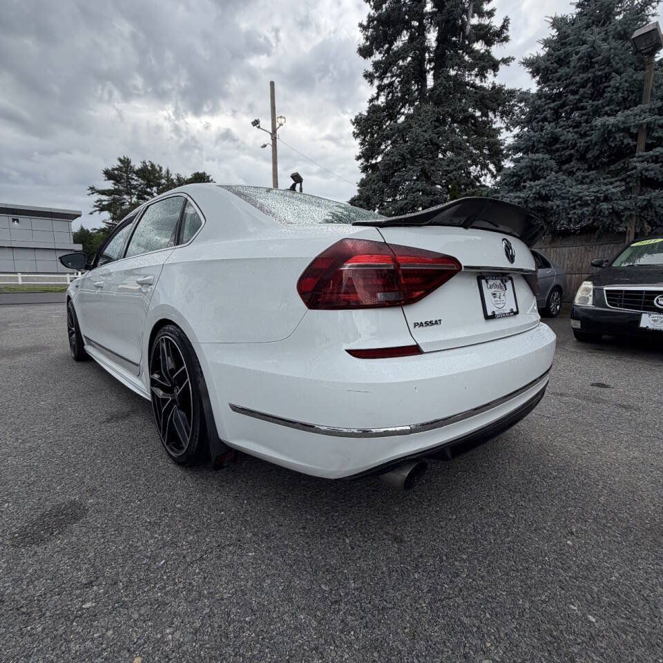 Used 2017 Volkswagen Passat 1.8T R-Line w/ R-Line Lighting Package FWD image 8