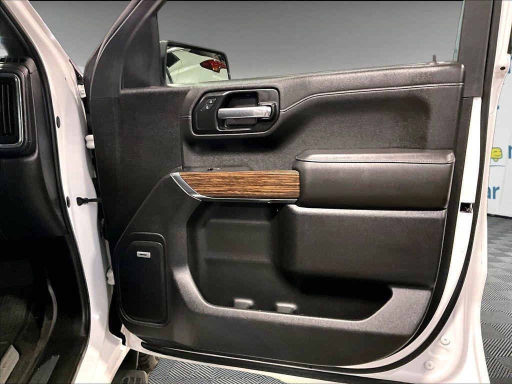 Used 2019 Chevrolet Silverado 1500 High Country AWD/4WD image 12